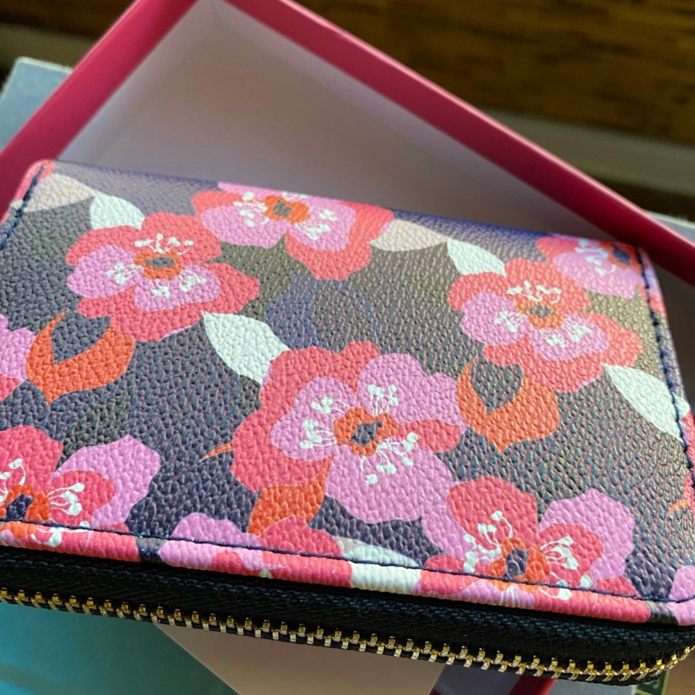 Trina Turk Floral Wallet - Pink and Black
NWT! - Picture 2 of 6